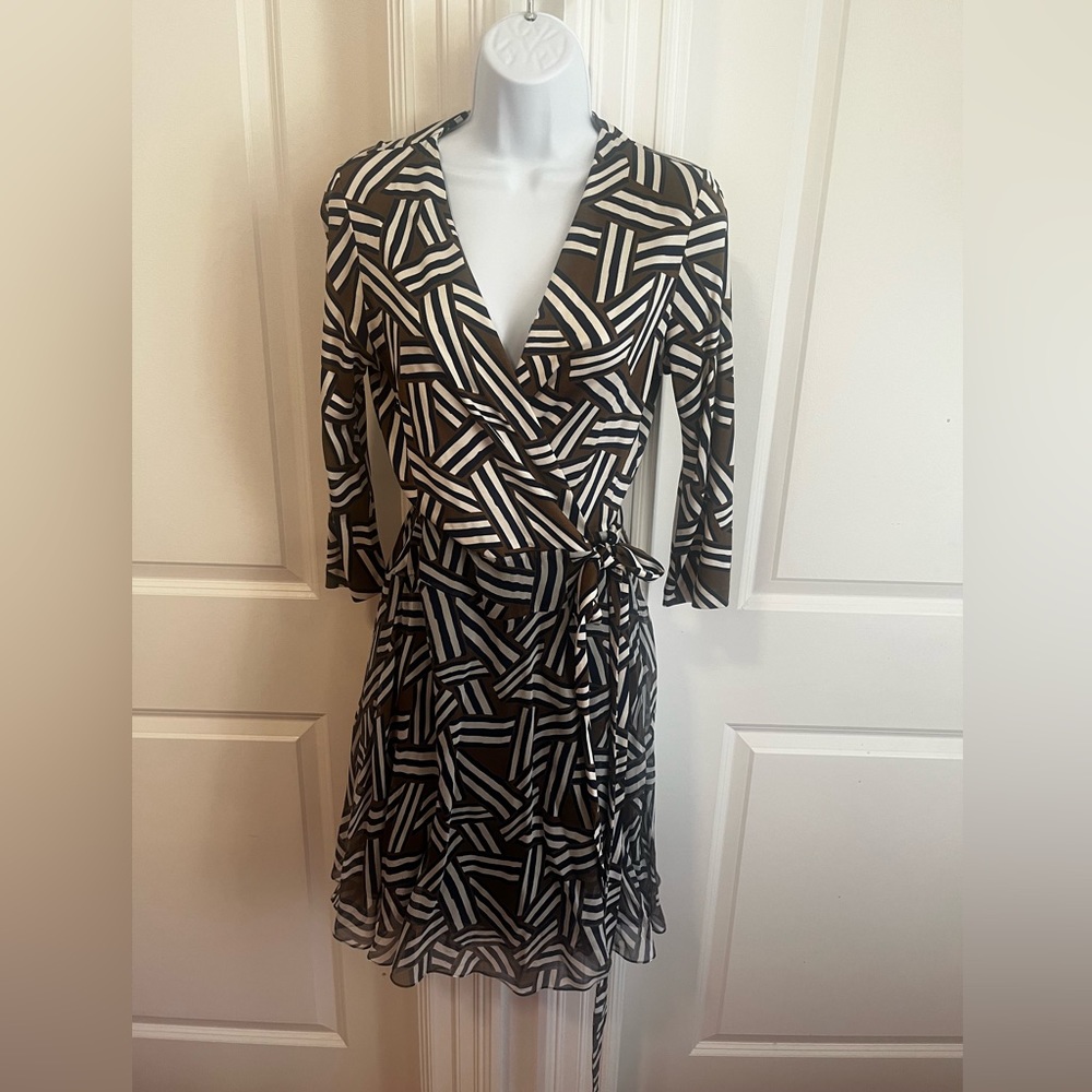 DVF Issa Silk Wrap Dress Size 8